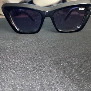Quay Australia Dark Cat-Eye Sunglasses On The Radio good clean condition